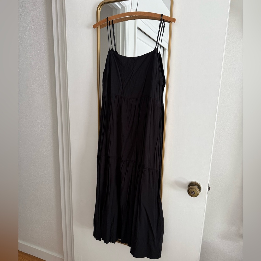 Abercrombie & Fitch Trapeze Tiered Midi Dress (Black)